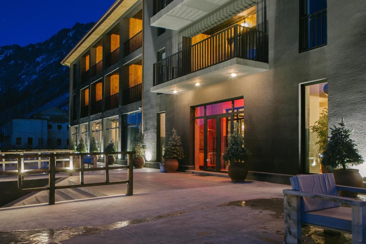 Hotel Intourist Kazbegi Exterior foto